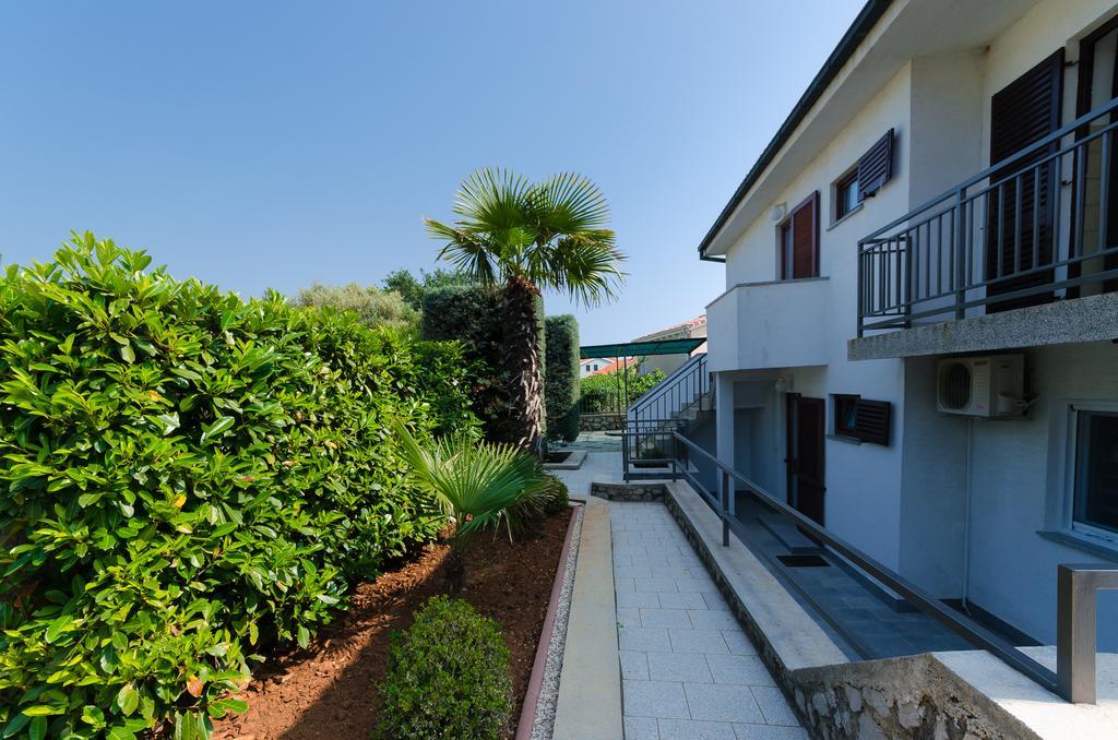 Apartments Miha Krk Town Esterno foto